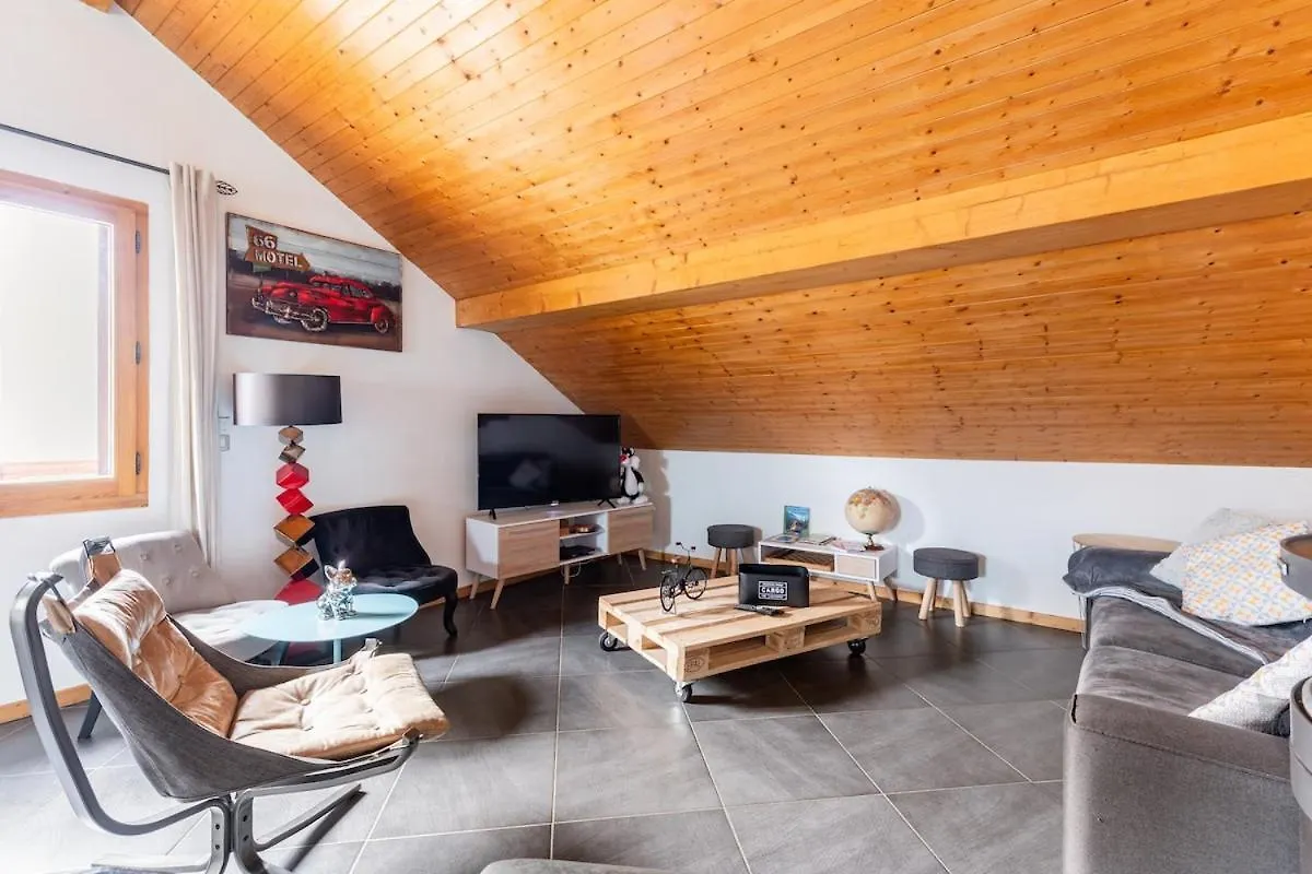 Grand Appartement La Grangeat Magland Apartment