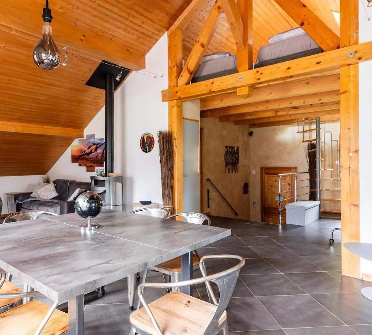 Grand Appartement La Grangeat Magland 0*,  France